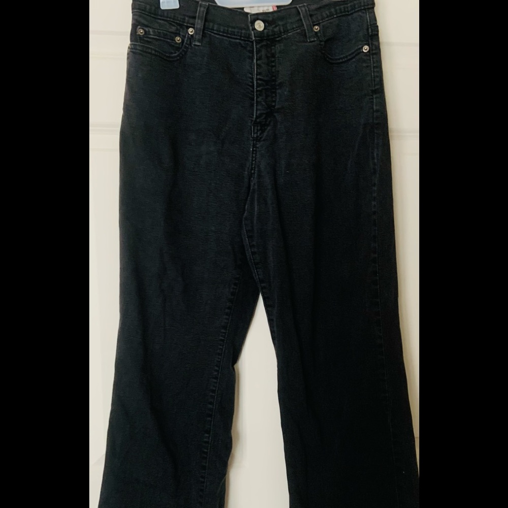 Women’s Levi 512 boot cut black jeans